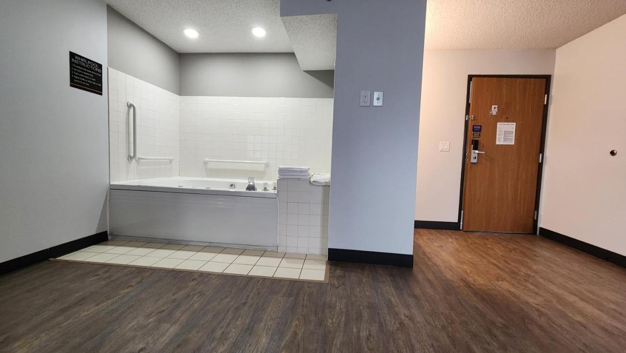 Hotel 6-kewanee, Il