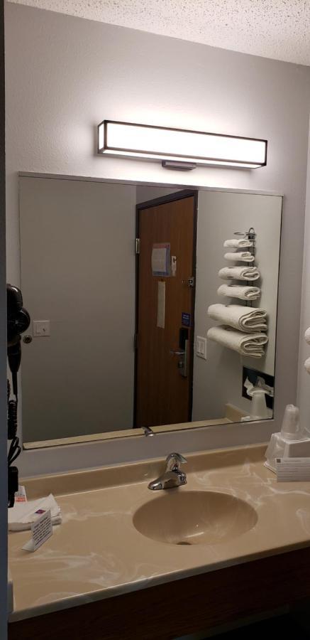 6-kewanee, Il Hotel